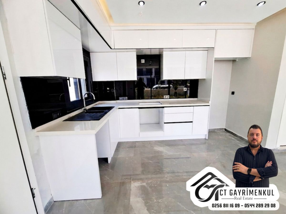 DİDİM'DE SATILIK 3+1 MÜSTAKİL GİRİŞLİ BAHÇELİ TRİPLEX VİLLA