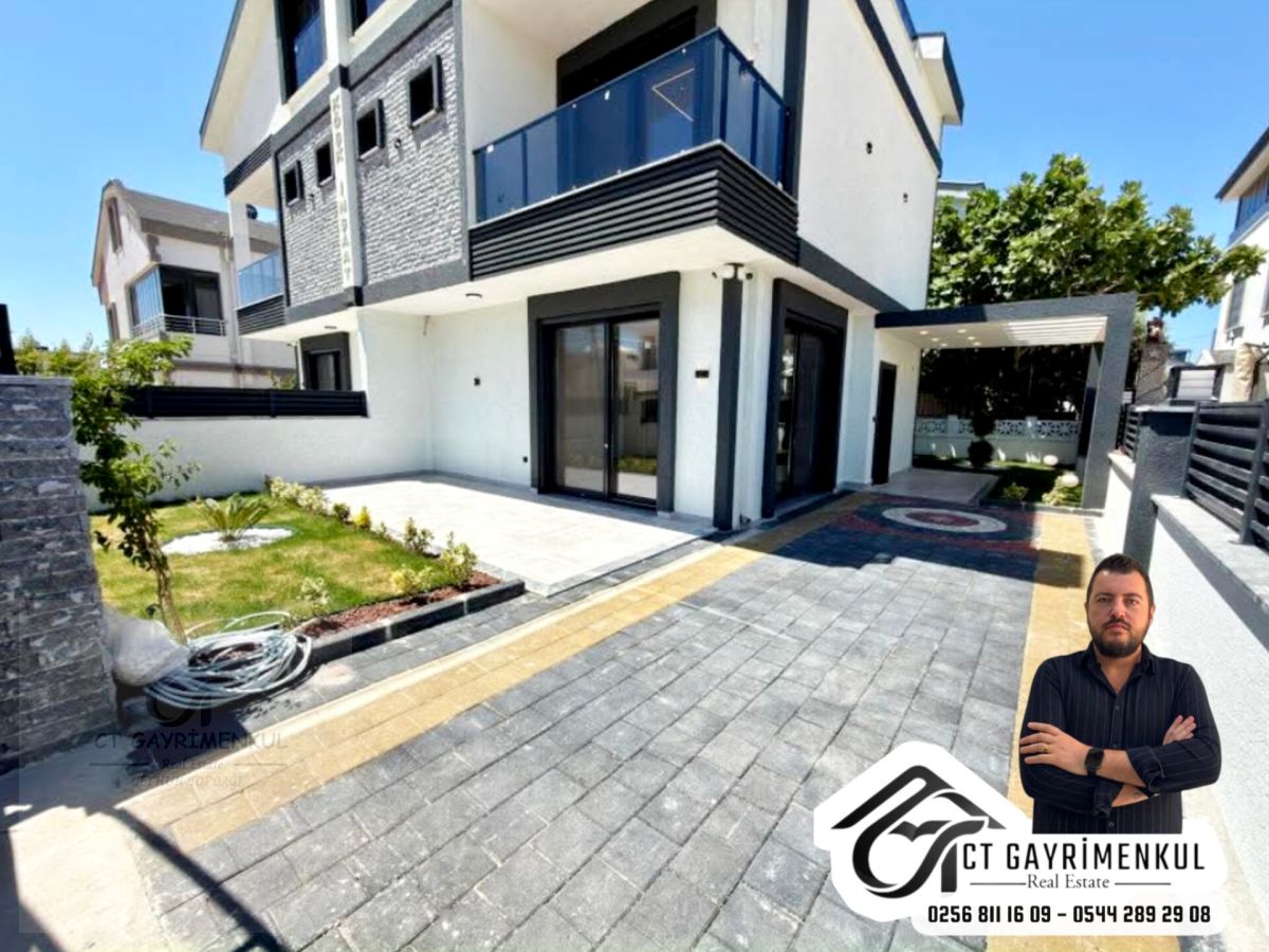 DİDİM'DE SATILIK 3+1 MÜSTAKİL BAHÇELİ HAMAMLI TRİPLEX VİLLA